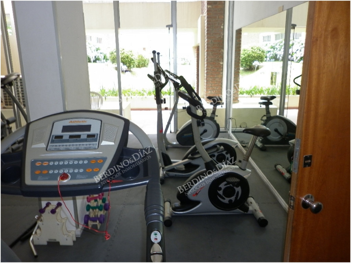 Apartamento ID.2752 - Apartamento de 3 dormitorios con amenities y vista a la isla y los dedos garage en subsuelo lavadero mucama piscina