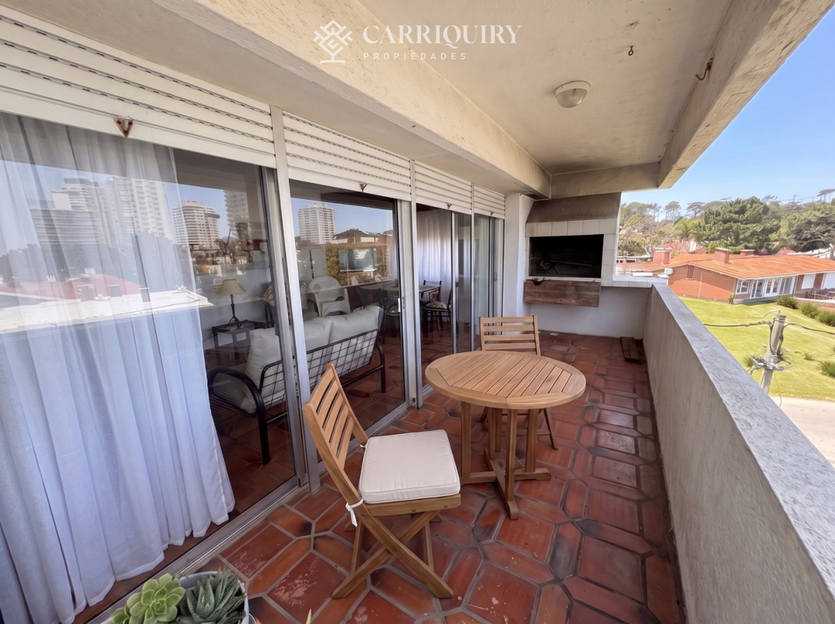 Apartamento ID.10336/INCREIBLE-OPORTUNIDAD-APARTAMENTO-EN-VENTA-2-DORMITORIOS-EN-EL-CORAZON-DE-LA-PENINSULA-CON-TODOS-LOS-SERVICIOS - Apartamento 2 dormitorios 2 baños a metros de playa mansa