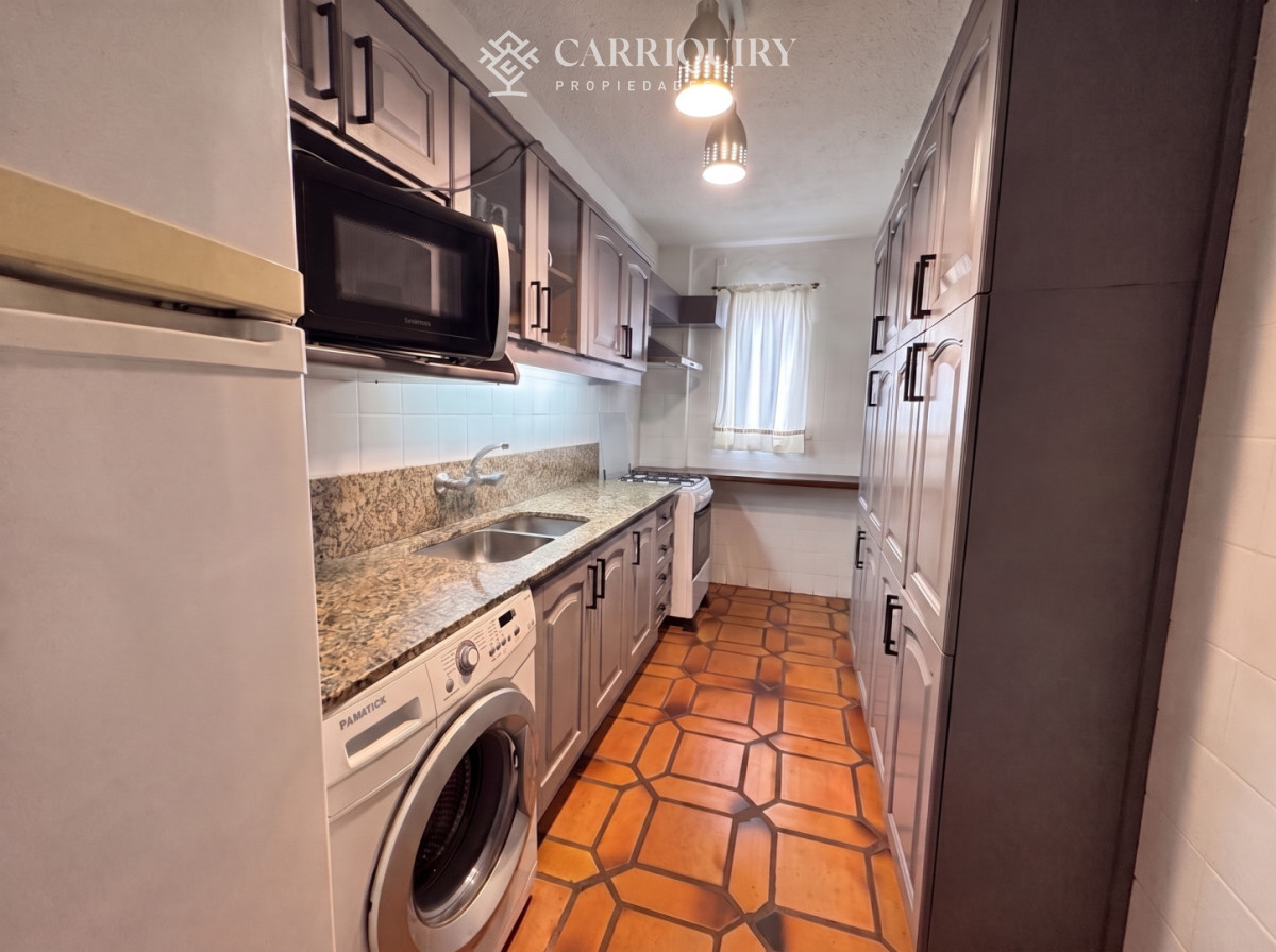Apartamento ID.10336/INCREIBLE-OPORTUNIDAD-APARTAMENTO-EN-VENTA-2-DORMITORIOS-EN-EL-CORAZON-DE-LA-PENINSULA-CON-TODOS-LOS-SERVICIOS - Apartamento 2 dormitorios 2 baños a metros de playa mansa