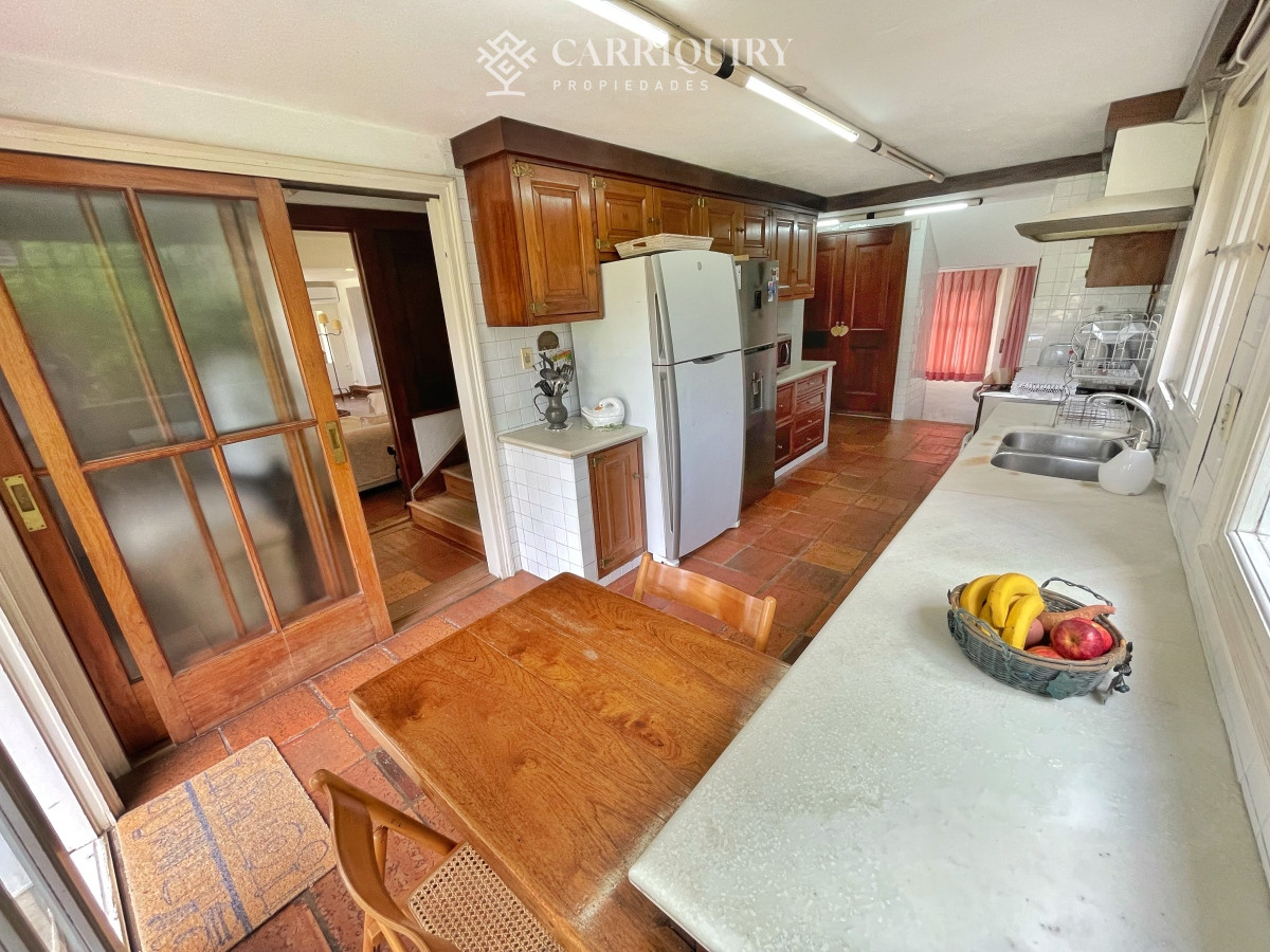 Casa ID.7299/En-alquiler-casa-de-3-dormitorios-más-dependencia-de-servicio-Punta-del-Este- - Casa en Mansa, 4 dormitorios y dependencia, piscina, barbacoa. Alquiler de temporada