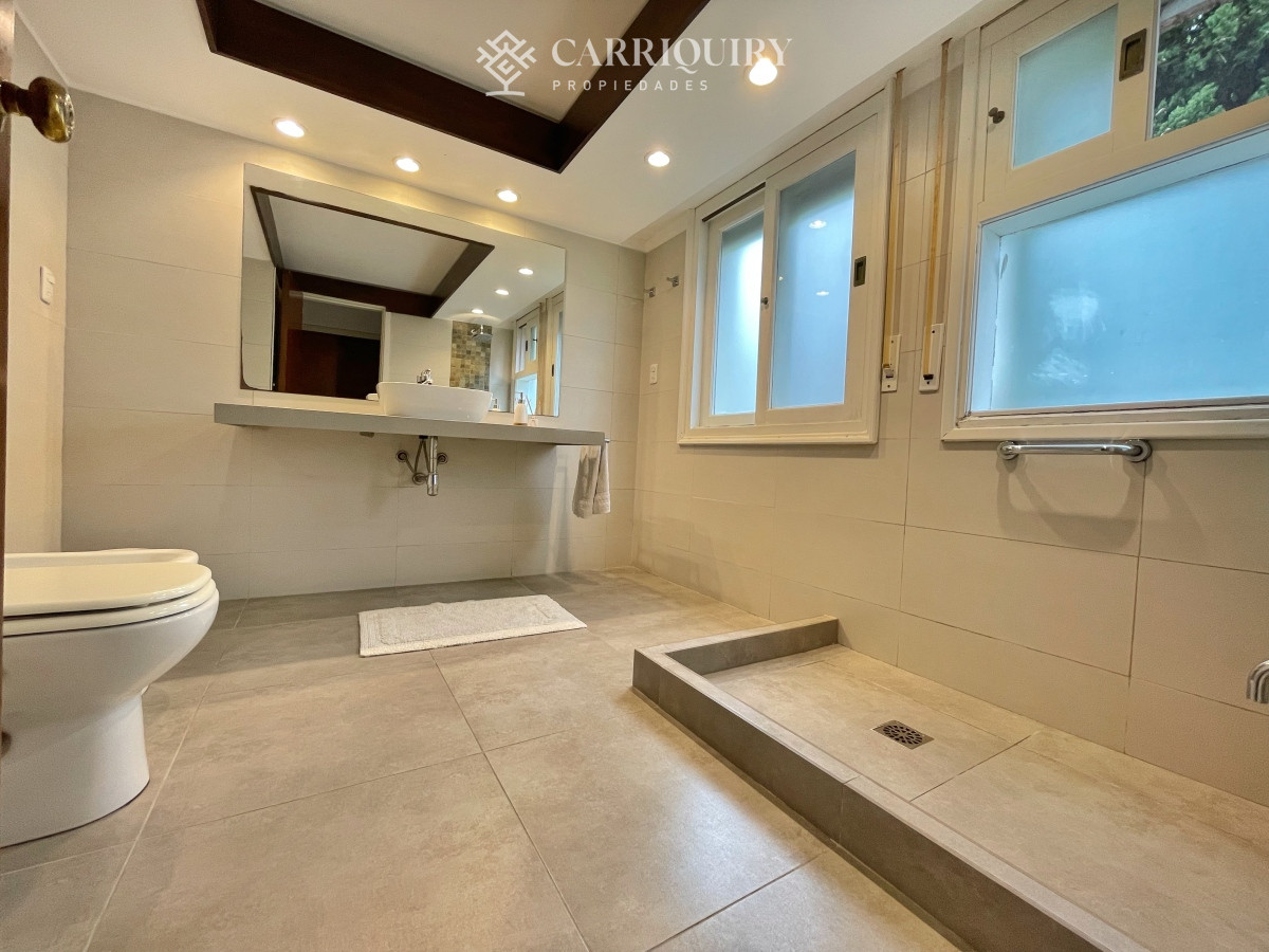 Casa ID.7299/En-alquiler-casa-de-3-dormitorios-más-dependencia-de-servicio-Punta-del-Este- - Casa en Mansa, 4 dormitorios y dependencia, piscina, barbacoa. Alquiler de temporada