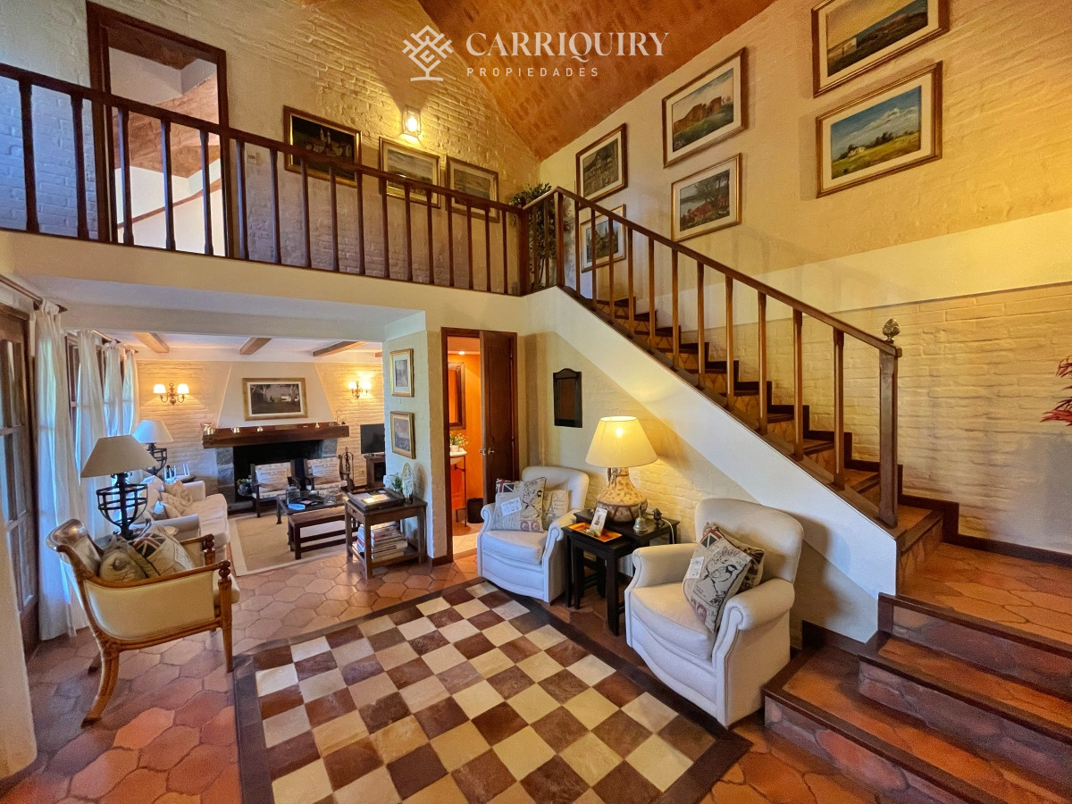 Casa ID.8006 -  alquiler temporal, amplia casa con piscina y parrillero, 3 dormitorios y dependencia, predio cerrado, mucama