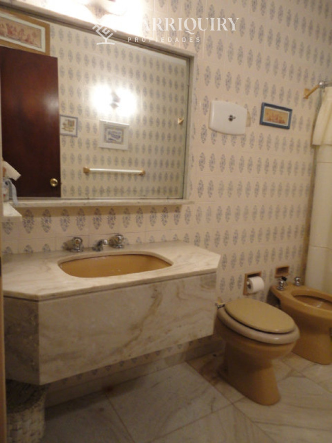 Casa ID.9830/Casa-en-ubicación-inigualable-en-Parada-6--Potencial-comercial-único.-IDEAL-CLINICA-ODONTOLOGICA - Oportunidad en San Rafael, chalet tradicional con 1566 m2 de terreno