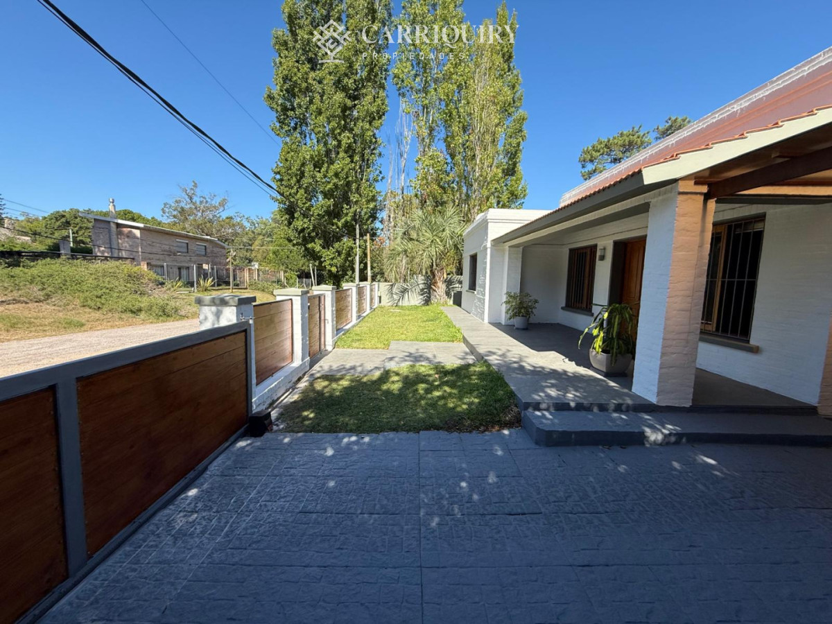 Casa ID.10504 - Hermosa casa en alquiler con piscina, Pinares