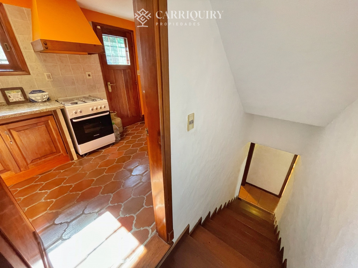 Casa ID.8006 -  alquiler temporal, amplia casa con piscina y parrillero, 3 dormitorios y dependencia, predio cerrado, mucama