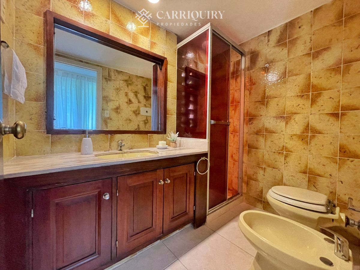 Casa ID.7299/En-alquiler-casa-de-3-dormitorios-más-dependencia-de-servicio-Punta-del-Este- - Casa en Mansa, 4 dormitorios y dependencia, piscina, barbacoa. Alquiler de temporada