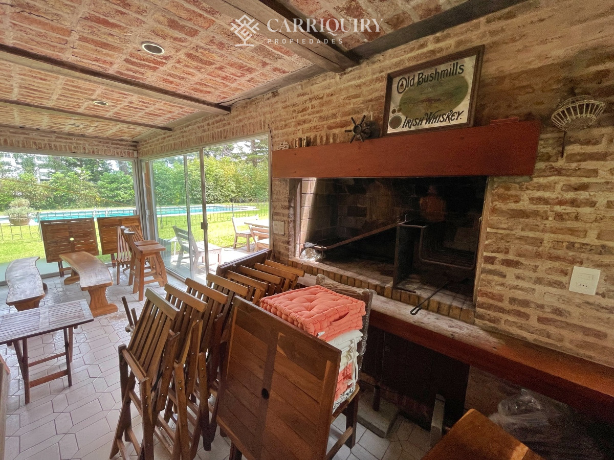 Casa ID.7299/En-alquiler-casa-de-3-dormitorios-más-dependencia-de-servicio-Punta-del-Este- - Casa en Mansa, 4 dormitorios y dependencia, piscina, barbacoa. Alquiler de temporada