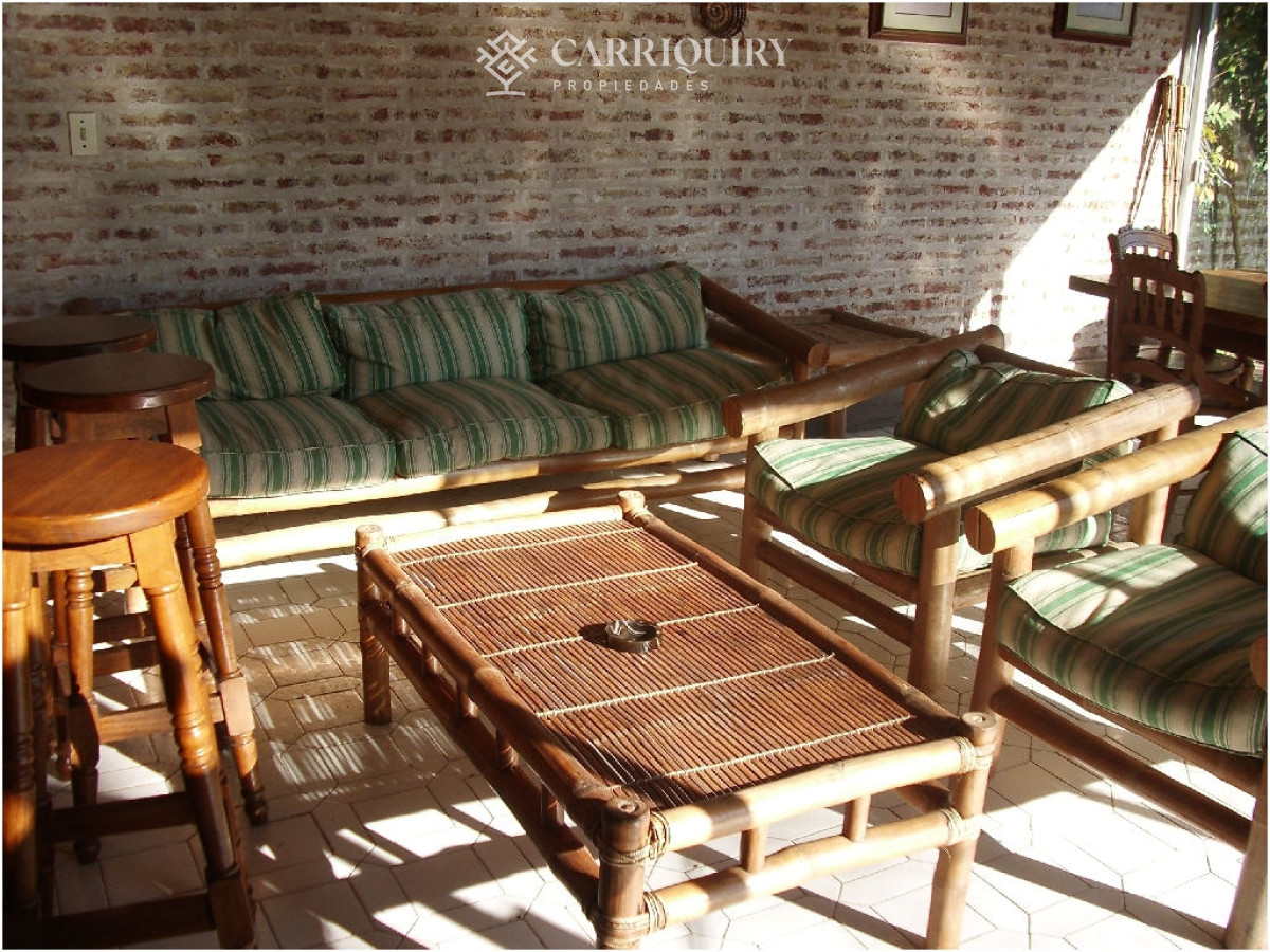 Casa ID.7299/En-alquiler-casa-de-3-dormitorios-más-dependencia-de-servicio-Punta-del-Este- - Casa en Mansa, 4 dormitorios y dependencia, piscina, barbacoa. Alquiler de temporada