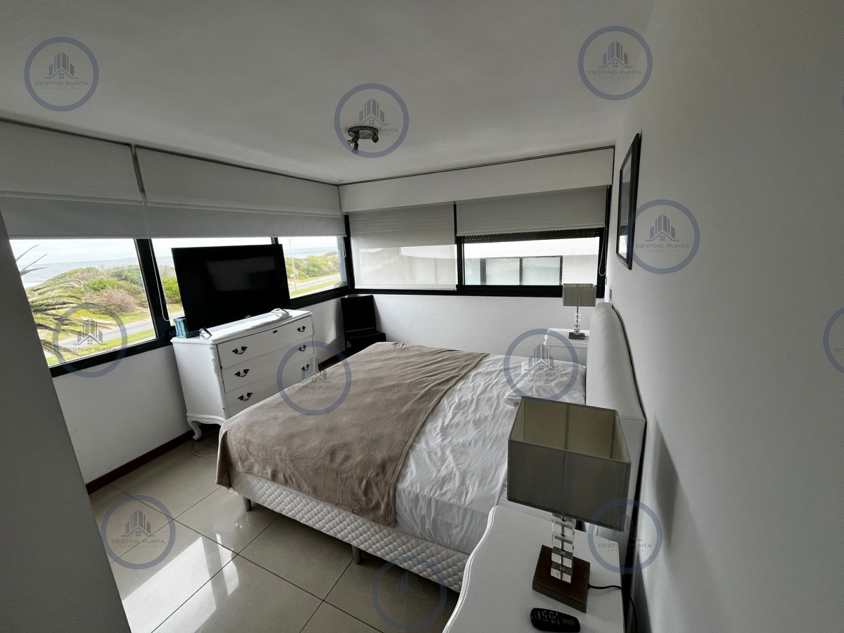 Apartamento ID.2158 - Apartamento en Primera fila Playa Brava, 3 Dormitorios