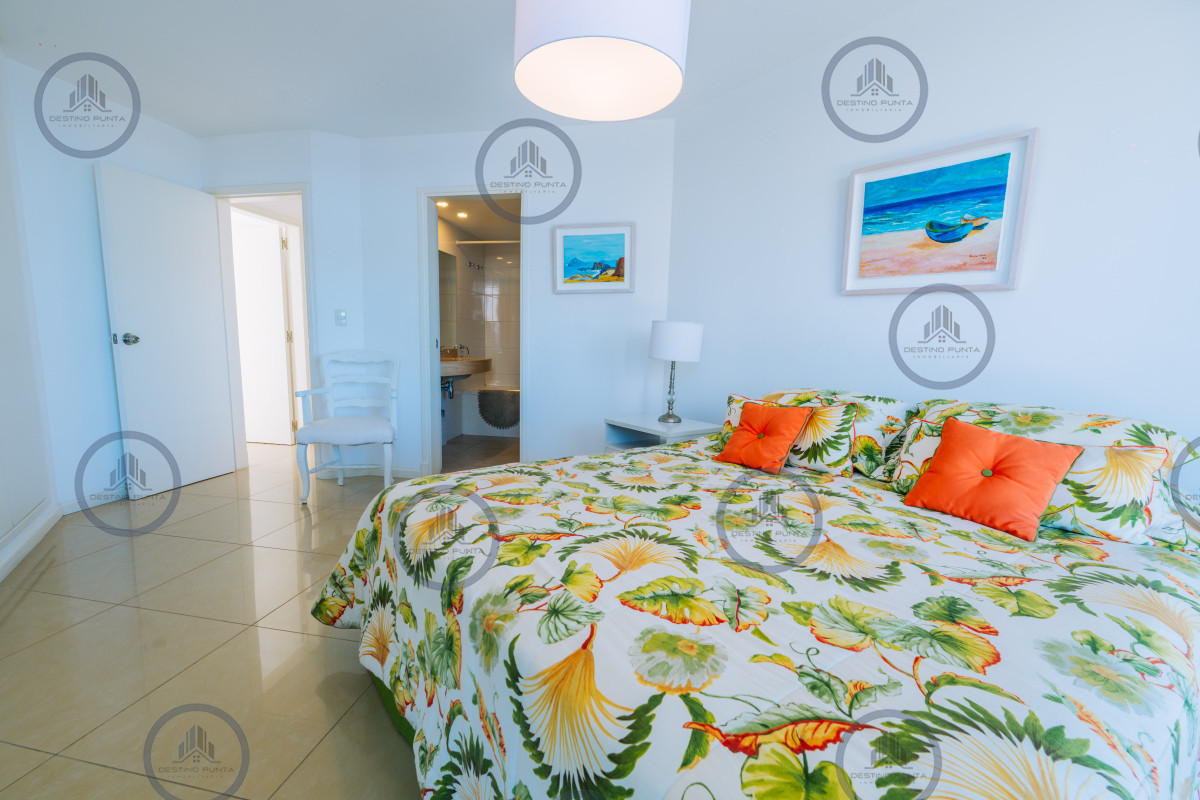 Apartamento ID.1375 - Oportunidad en Venta! Apartamento de 3 dormitorios + dependencia a 100 metros Del Mar