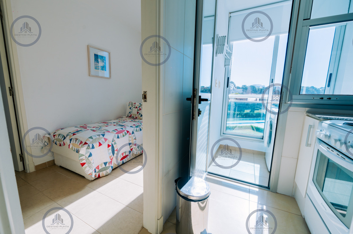 Apartamento ID.1375 - Oportunidad en Venta! Apartamento de 3 dormitorios + dependencia a 100 metros Del Mar