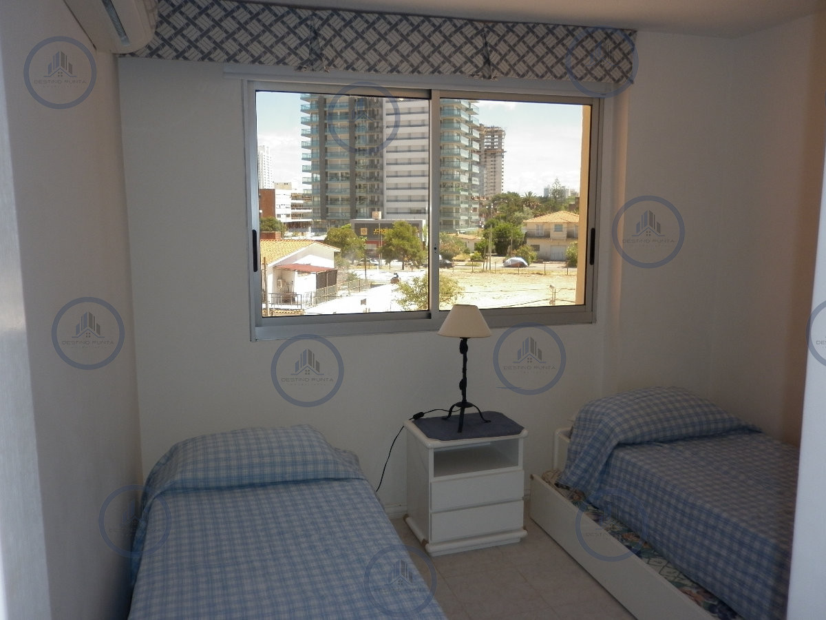 Apartamento ID.2774 - Apartamento de 2 Dormitorios en Playa Brava, Punta del Este, en Venta