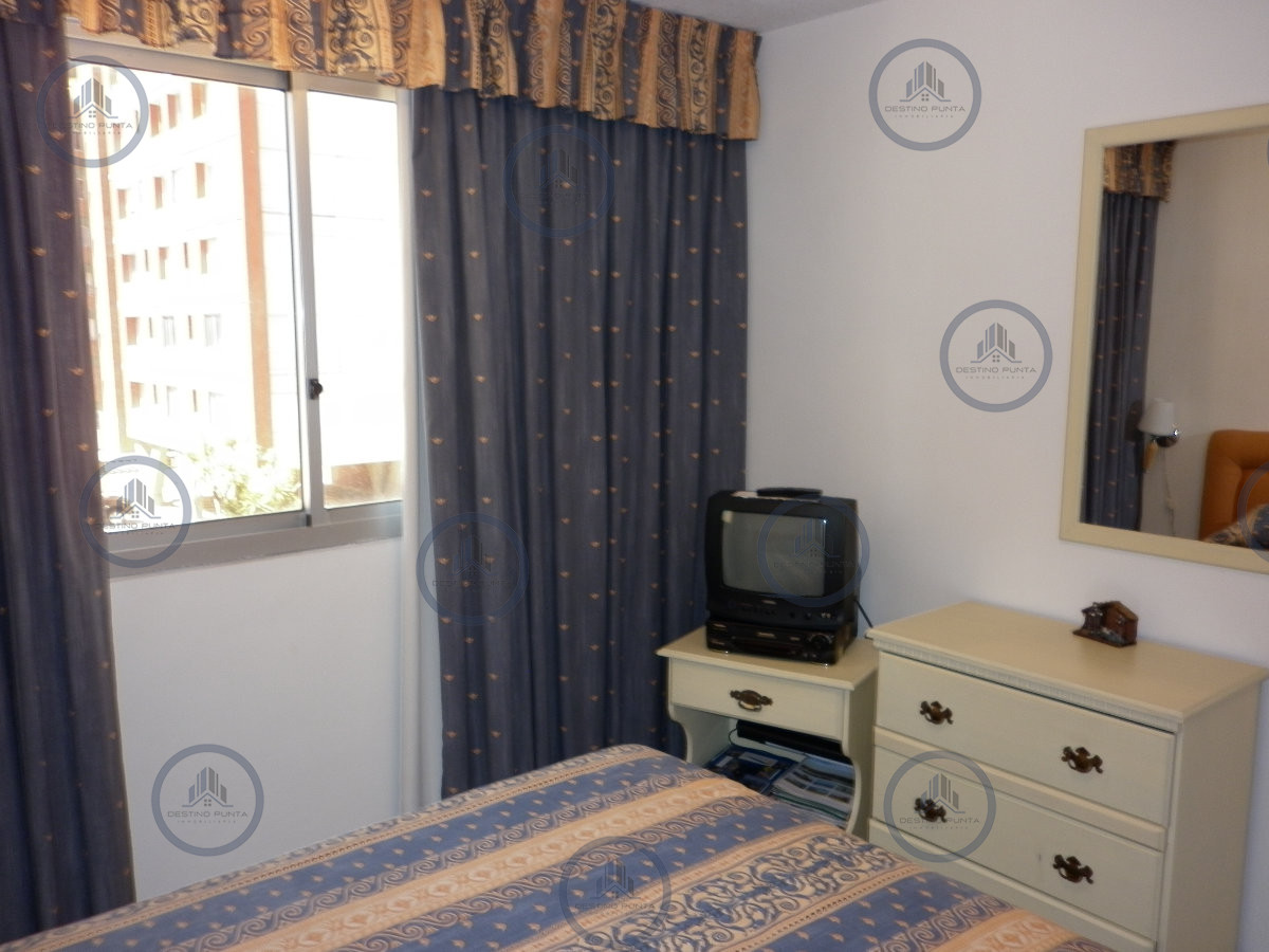 Apartamento ID.2774 - Apartamento de 2 Dormitorios en Playa Brava, Punta del Este, en Venta