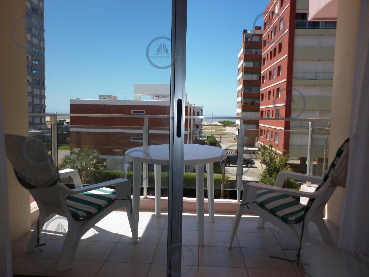 Apartamento ID.2774 - Apartamento de 2 Dormitorios en Playa Brava, Punta del Este, en Venta