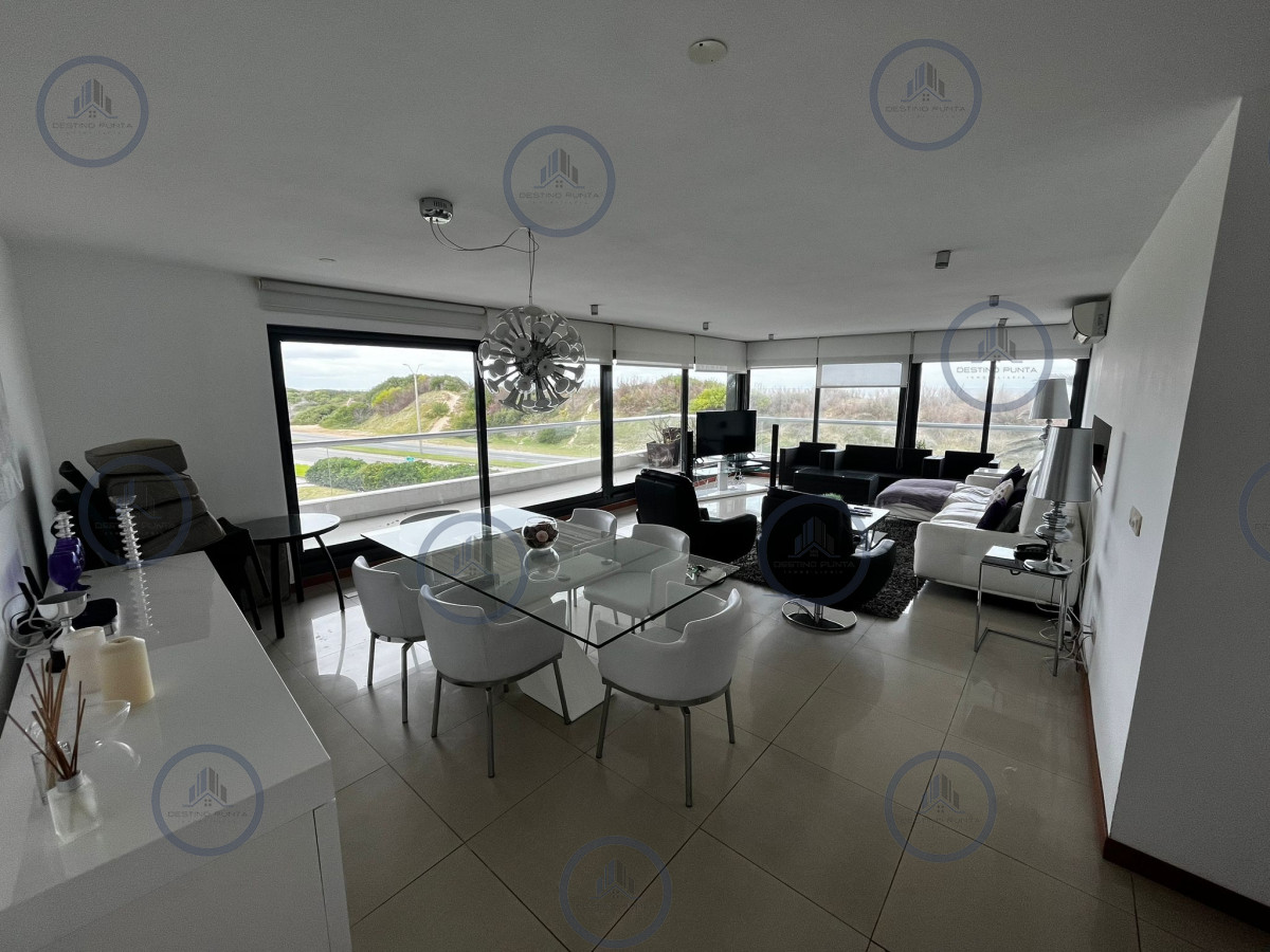 Apartamento ID.2158 - Apartamento en Primera fila Playa Brava, 3 Dormitorios