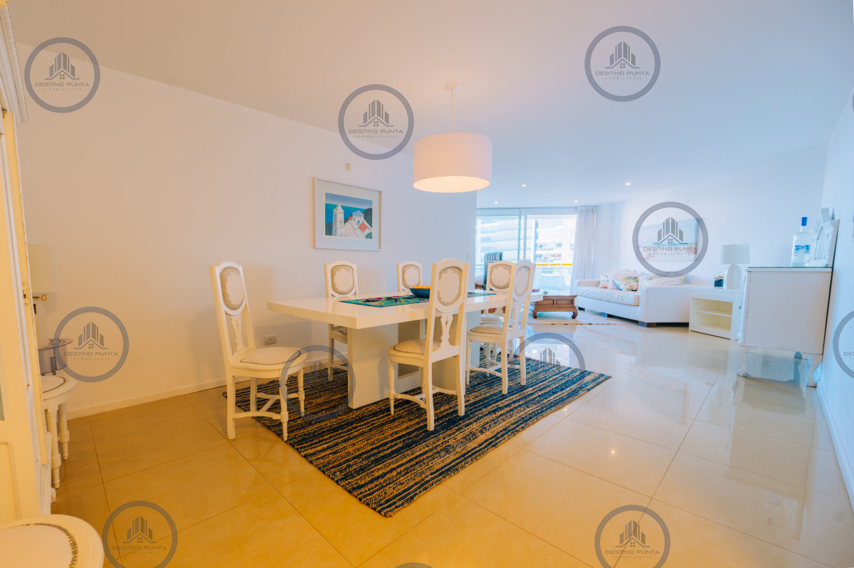 Apartamento ID.1375 - Oportunidad en Venta! Apartamento de 3 dormitorios + dependencia a 100 metros Del Mar