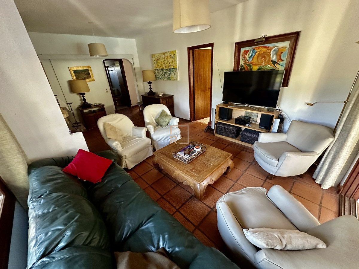 Casa ID.353 - Hermoso chalet con piscina