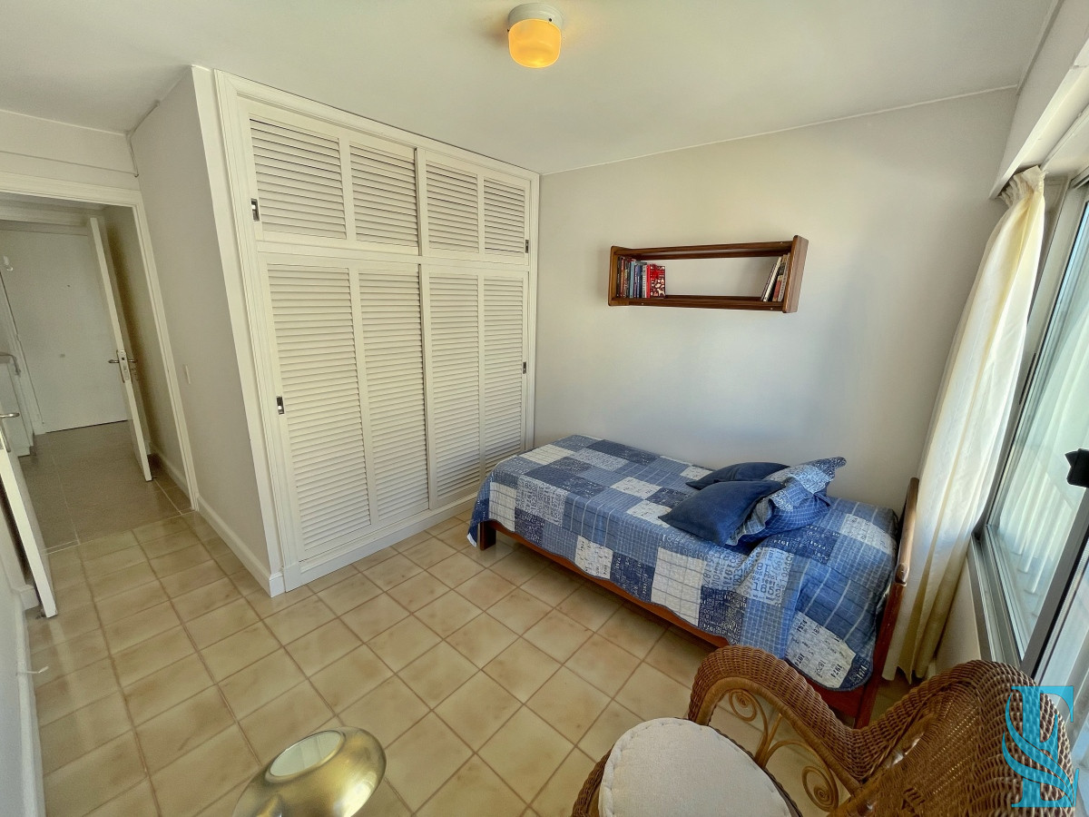 Apartamento ID.325 - Amplio apartamento con vista al mar 