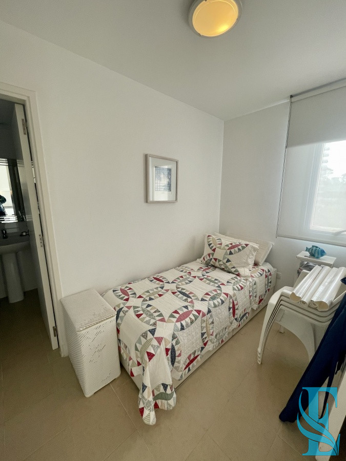 Apartamento ID.449 - Amplio Apartamento de 3 dormitorios + dependencia a 100 metros Del Mar