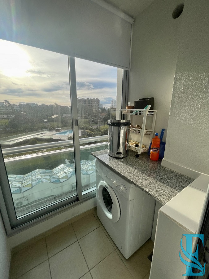 Apartamento ID.449 - Amplio Apartamento de 3 dormitorios + dependencia a 100 metros Del Mar