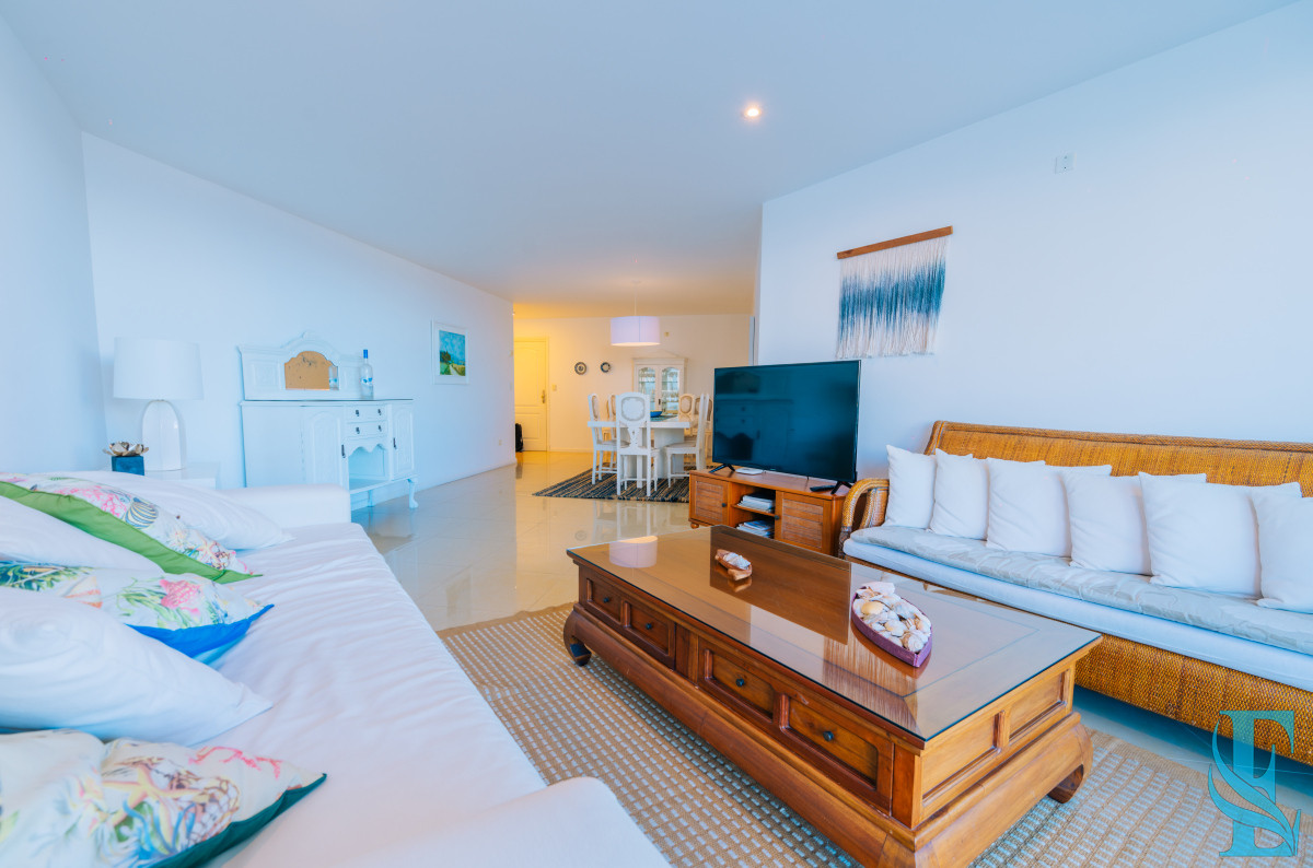 Apartamento ID.449 - Amplio Apartamento de 3 dormitorios + dependencia a 100 metros Del Mar
