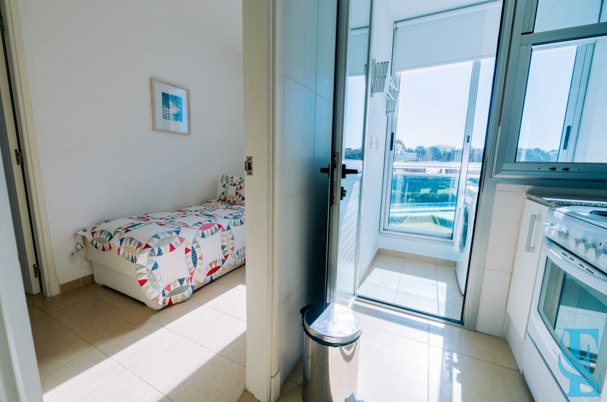 Apartamento ID.449 - Amplio Apartamento de 3 dormitorios + dependencia a 100 metros Del Mar