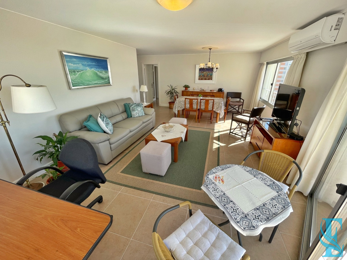 Apartamento ID.325 - Amplio apartamento con vista al mar 