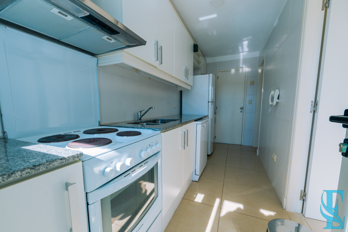 Apartamento ID.449 - Amplio Apartamento de 3 dormitorios + dependencia a 100 metros Del Mar