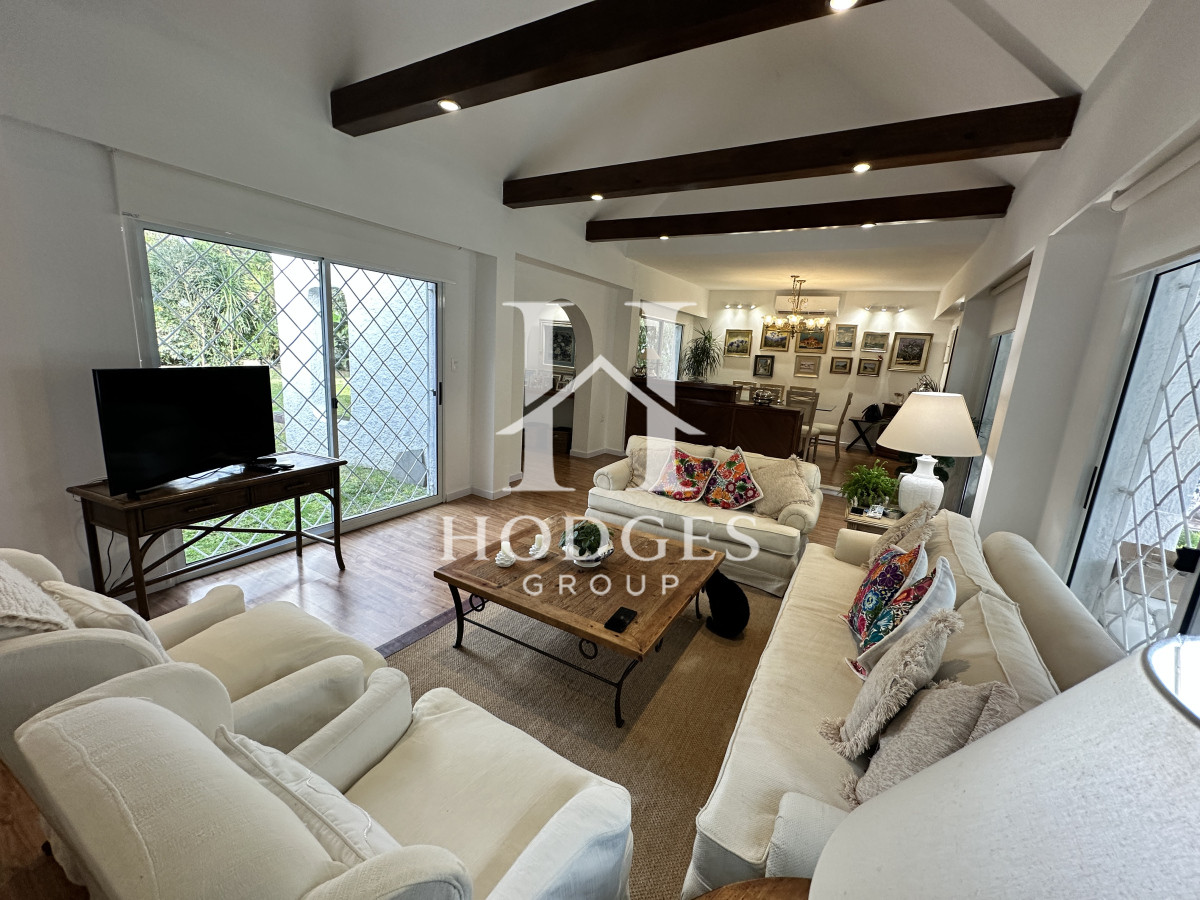 Casa ID.52 - Amplia casa en venta para entrar completa