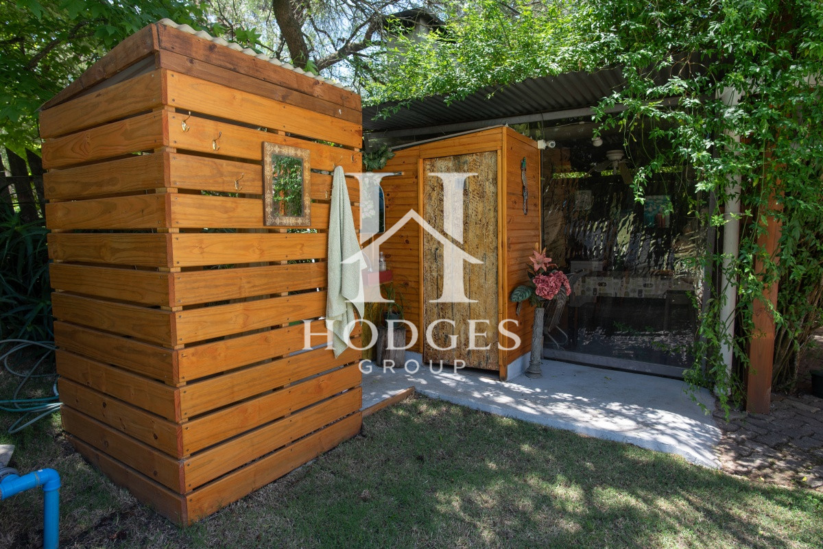Casa ID.53 - Muy amplia casa con piscina, parrillero y apartamento anexo.