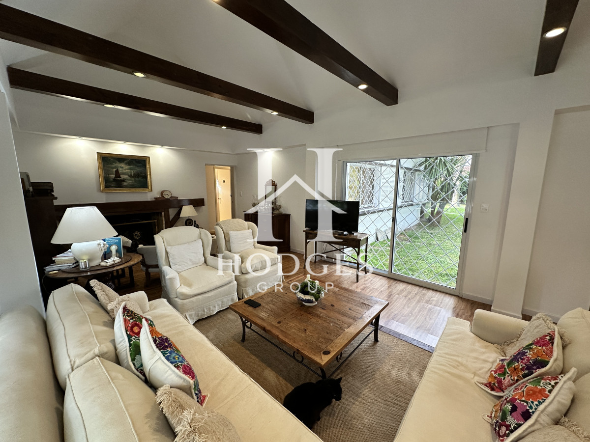 Casa ID.52 - Amplia casa en venta para entrar completa