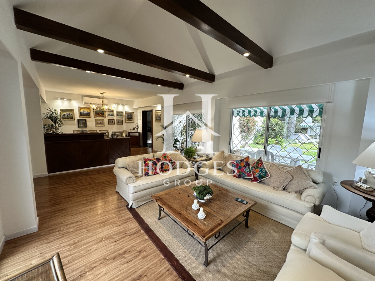 Casa ID.52 - Amplia casa en venta para entrar completa