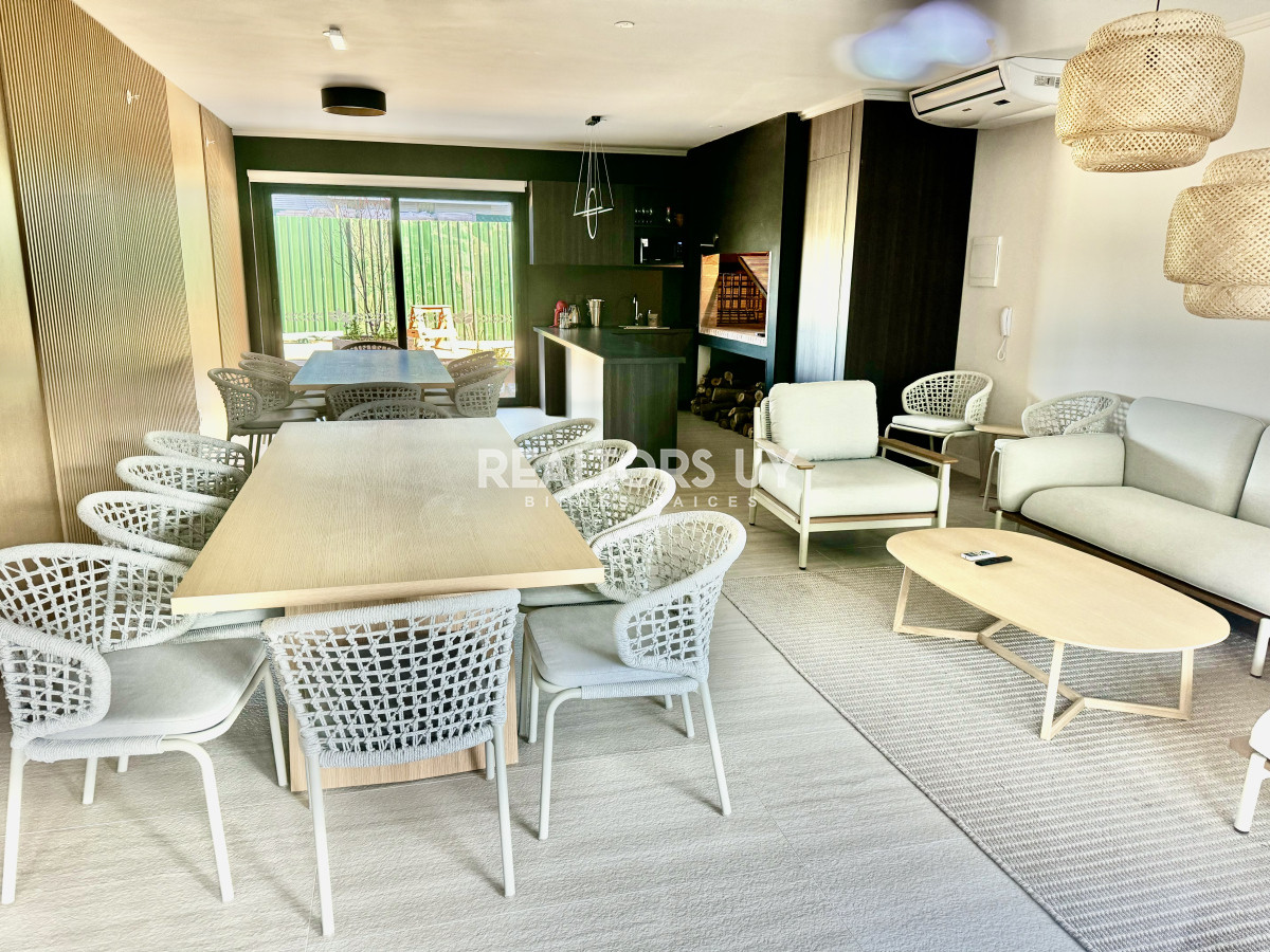 Apartamento ID.1067 - Alquiler anual 3 dormitorios 2 baños a estrenar!