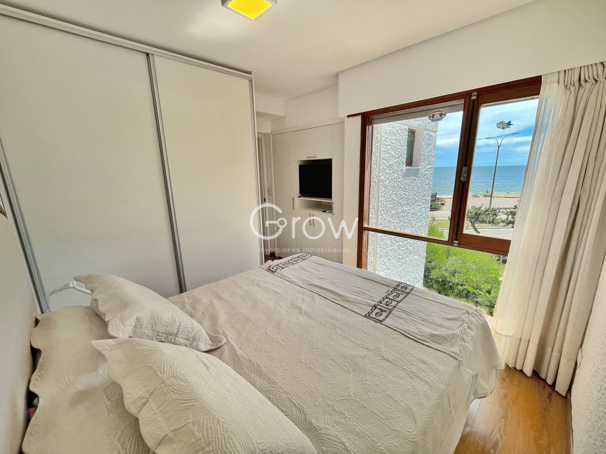 Apartamento ID.3453 - Primera linea Playa Mansa, 2 dormitorios 