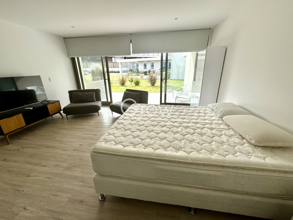 Monoambiente Premium en complejo a pasas de la playa - GoPunta - Portal Inmobiliario de Punta del Este - Maldonado