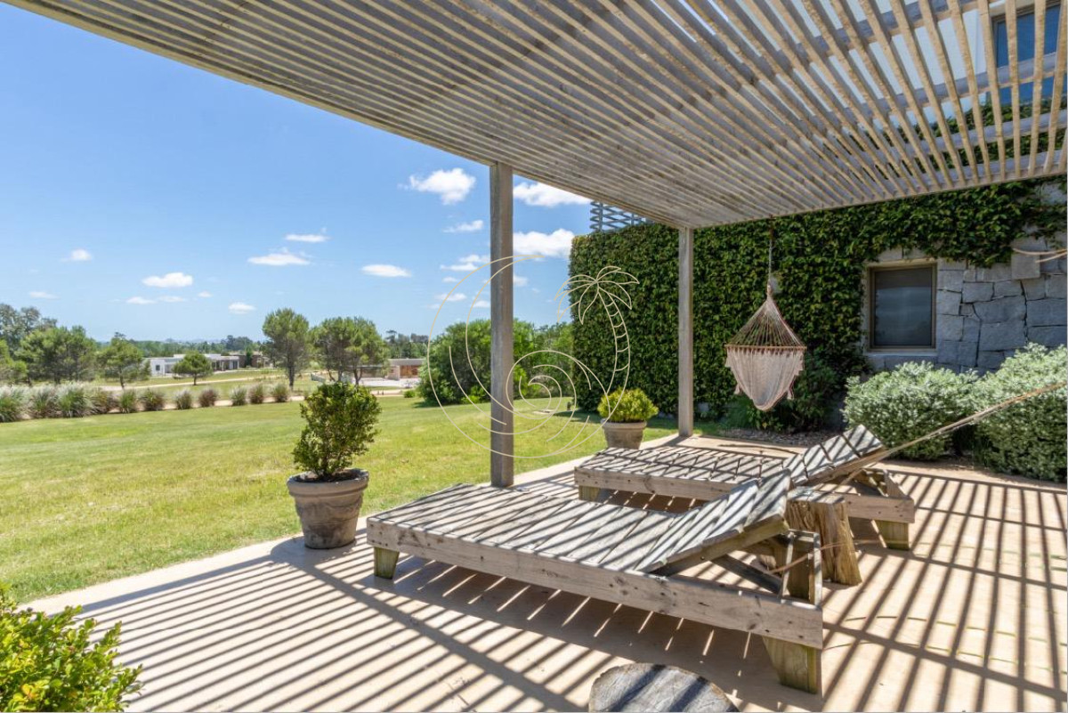 Casa ID.21092885 - Hermosa casa en venta en barrio Privado