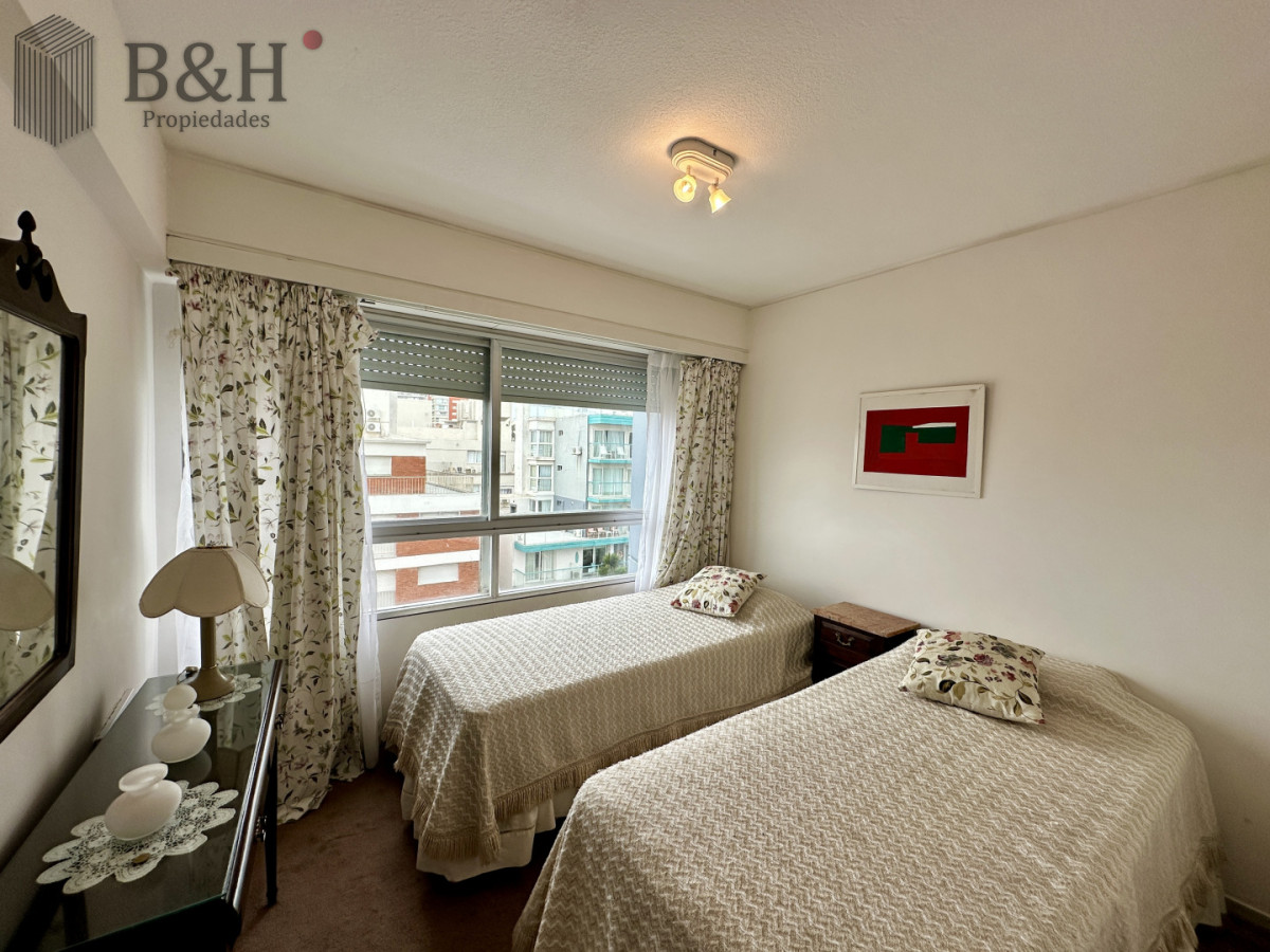 Apartamento ID.7752 - Apartamento en venta de dos dormitorios con garaje en peninsula