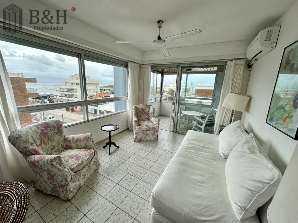 Apartamento ID.7752 - Apartamento en venta de dos dormitorios con garaje en peninsula