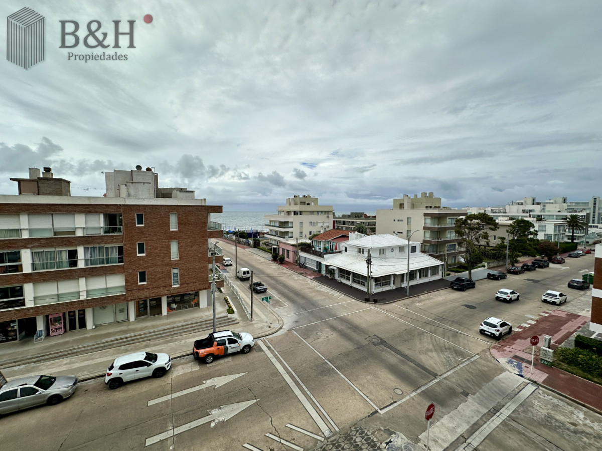 Apartamento ID.7752 - Apartamento en venta de dos dormitorios con garaje en peninsula