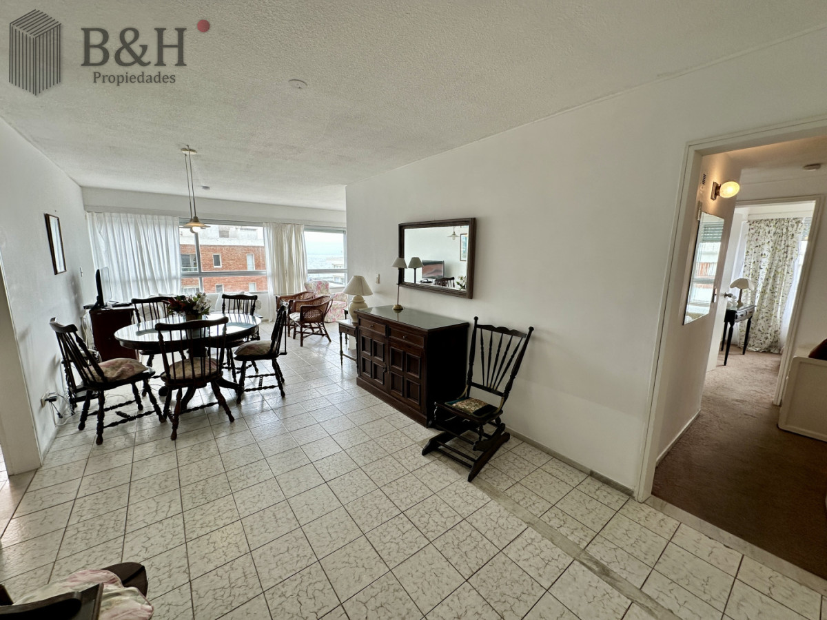 Apartamento ID.7752 - Apartamento en venta de dos dormitorios con garaje en peninsula