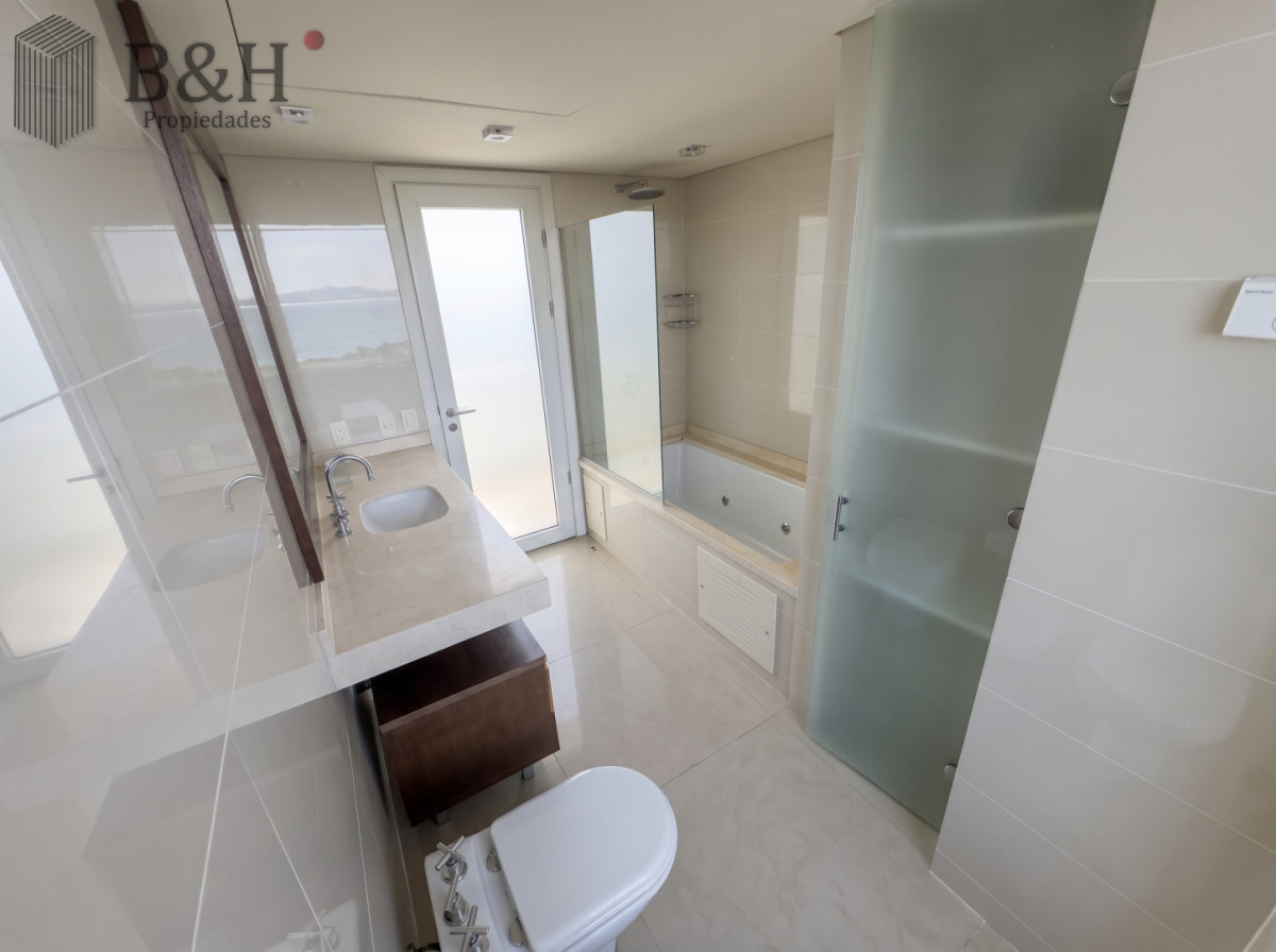 Apartamento ID.7808 - Exclusivo Penthouse en Torre Aquarela, piscina de uso exclusivo con vista a Punta Ballena