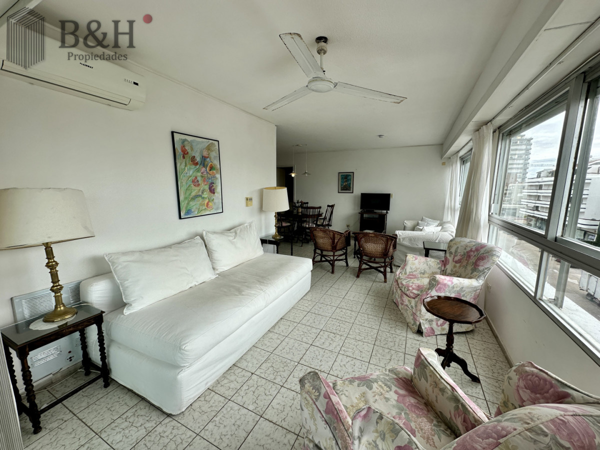 Apartamento ID.7752 - Apartamento en venta de dos dormitorios con garaje en peninsula