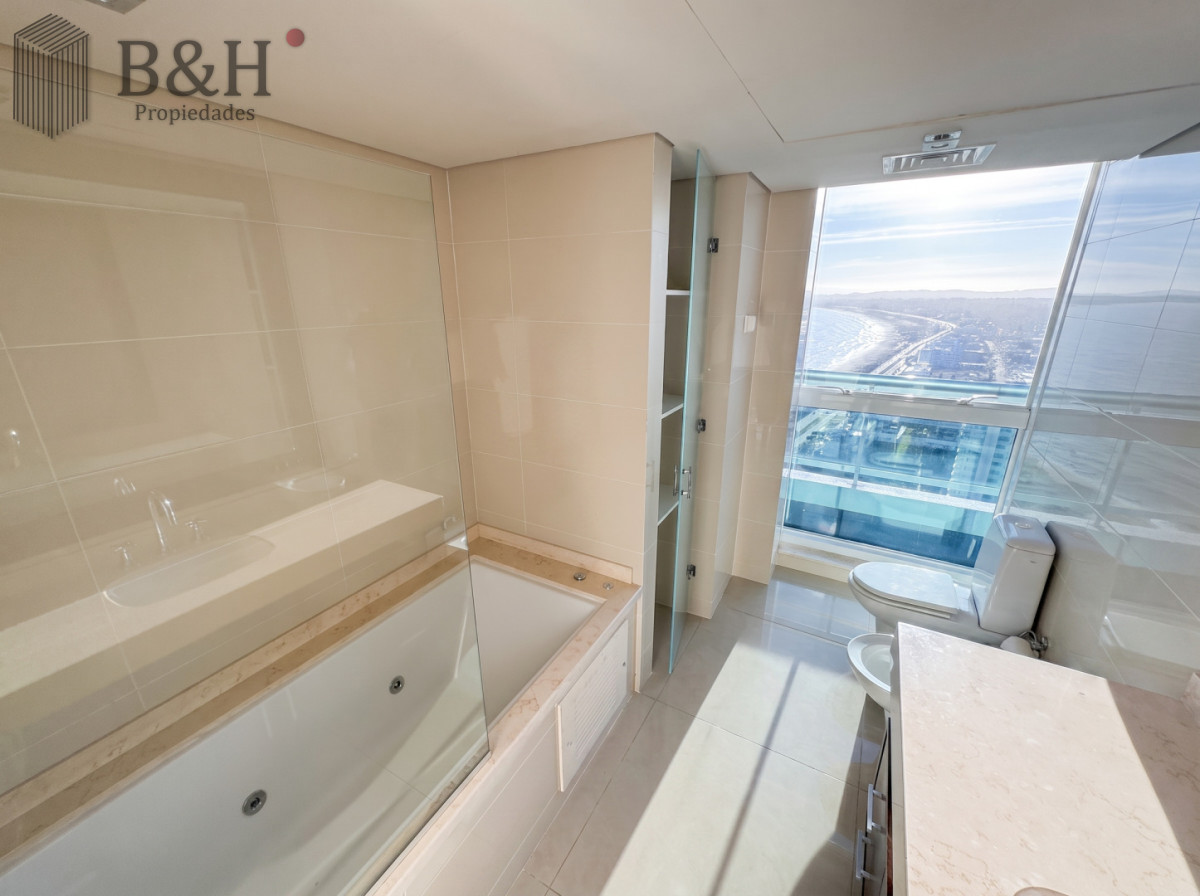 Apartamento ID.7808 - Exclusivo Penthouse en Torre Aquarela, piscina de uso exclusivo con vista a Punta Ballena