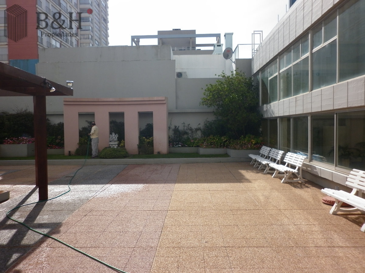 Apartamento ID.7752 - Apartamento en venta de dos dormitorios con garaje en peninsula