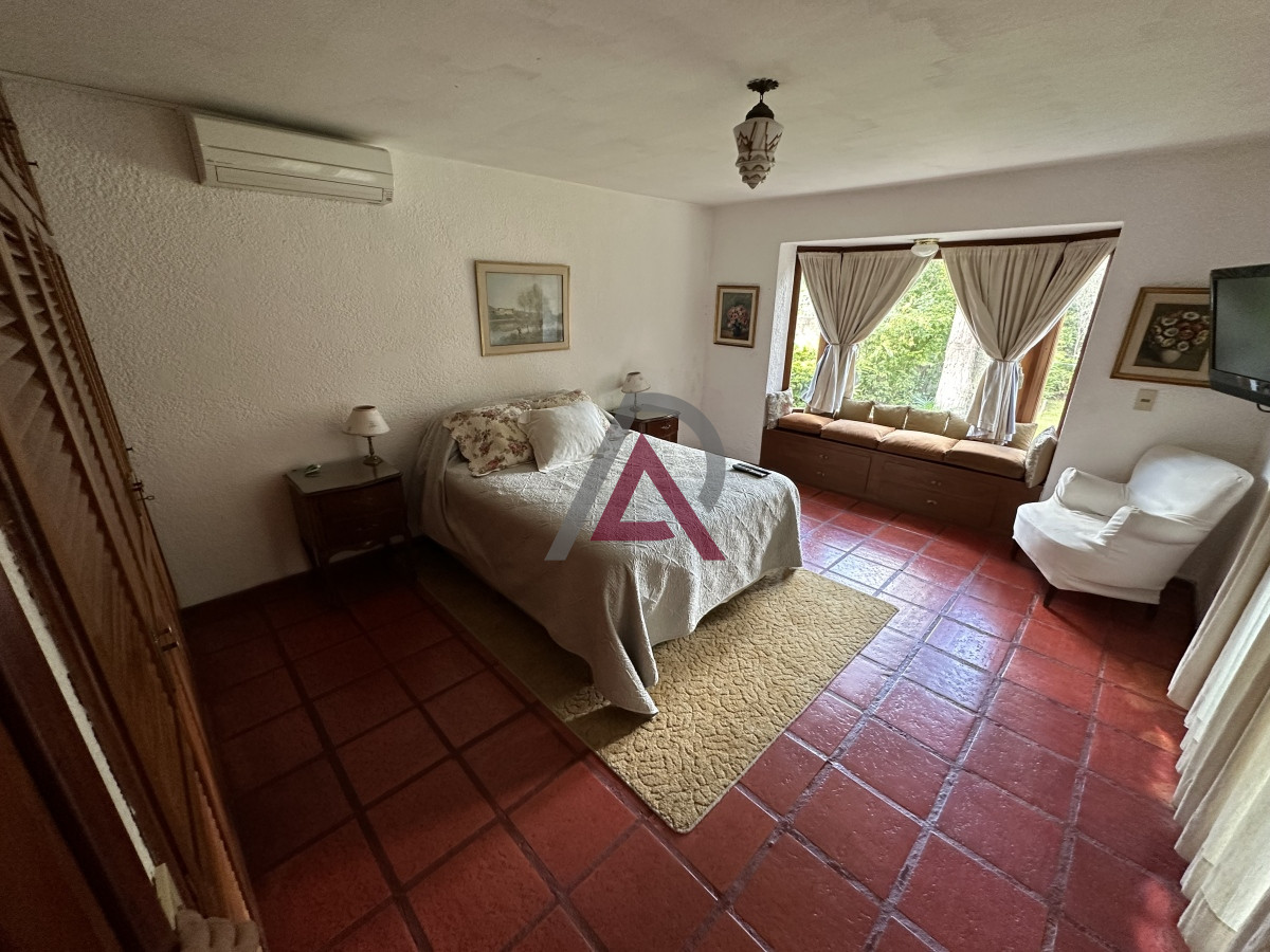 Casa ID.102 - Muy buen chalet en venta en Pinares 