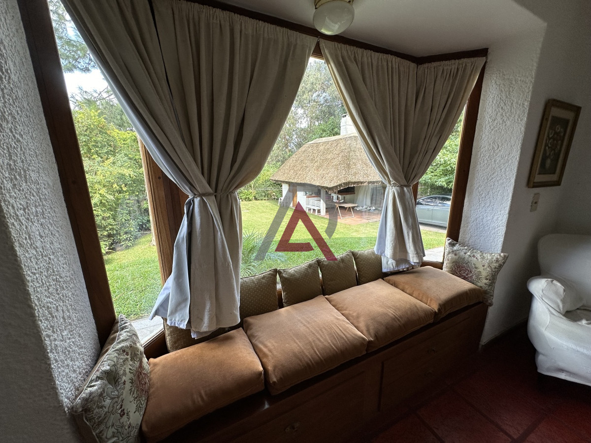 Casa ID.102 - Muy buen chalet en venta en Pinares 