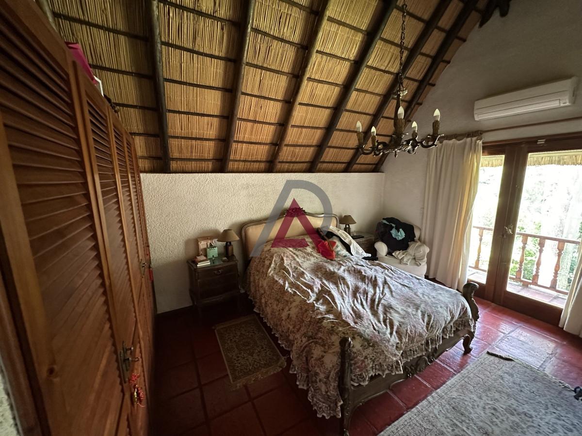 Casa ID.102 - Muy buen chalet en venta en Pinares 