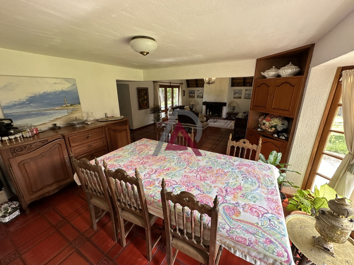 Casa ID.102 - Muy buen chalet en venta en Pinares 