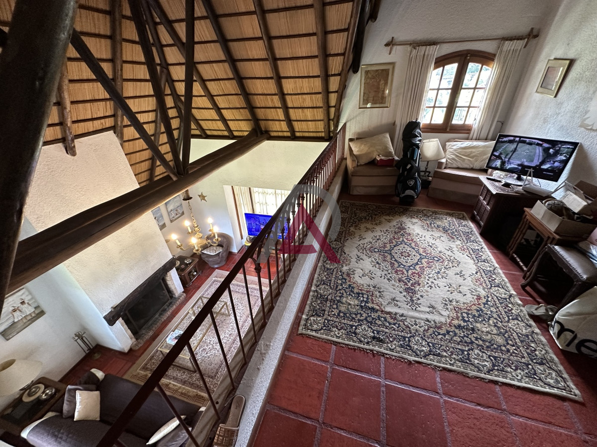 Casa ID.102 - Muy buen chalet en venta en Pinares 