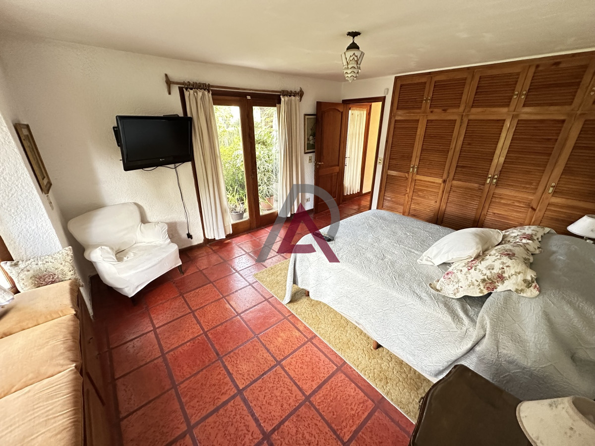 Casa ID.102 - Muy buen chalet en venta en Pinares 